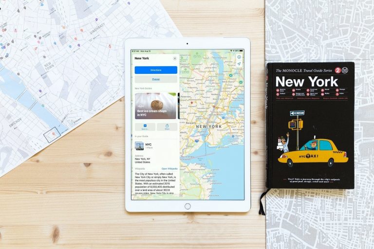 Как использовать тщательно подобранные путеводители по городам в Картах на iPhone и iPad
