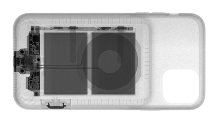 Специальная кнопка камеры в корпусе Smart Battery Case: работает?